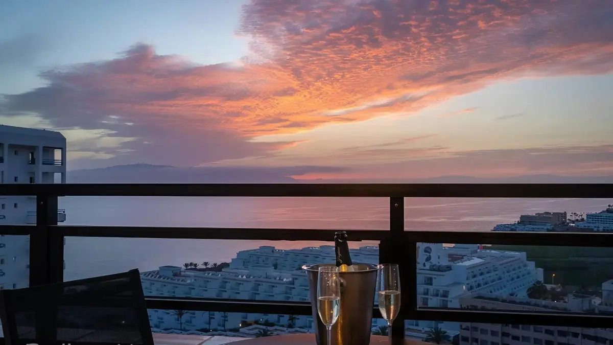 Appartement Endless Horizon View – PARKING PRIVÉ GRATUIT inclus et BONUS pour les voyageurs, Tenerife, Spain