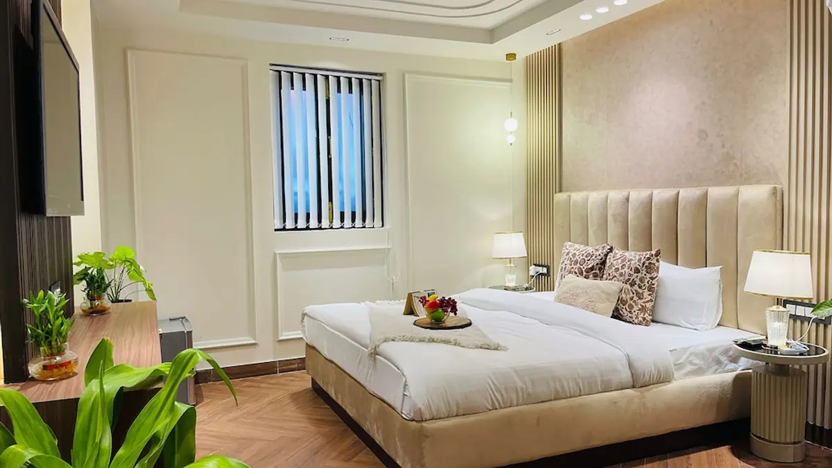 Roomshala 134 Premium Rooms Saket, New Delhi, India