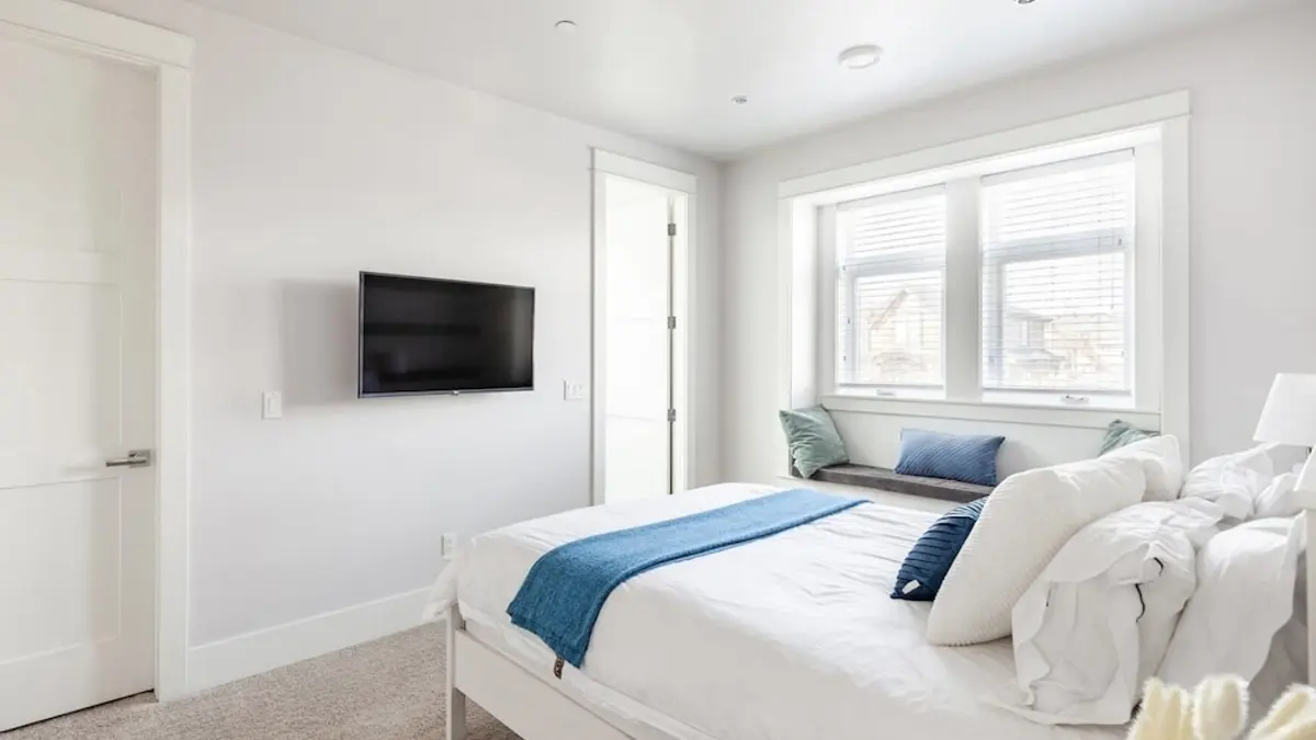 Vancouver West Cozy Retreat by Host Launch, Vancouver, Canada