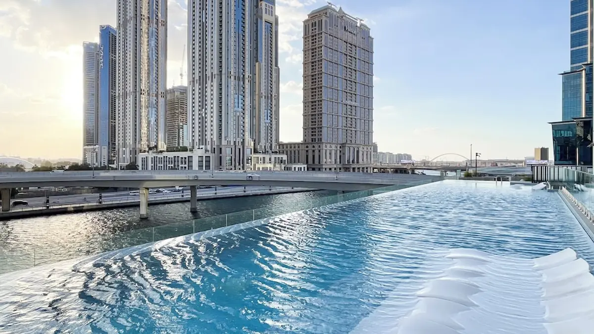 SIMPLY COMFORT Missoni Top Floor with Sea, Canal and Burj Khalifa Views, Dubai, United Arab Emirates