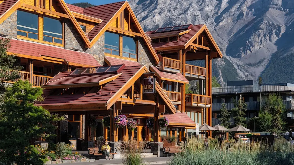 Moose Hotel And Suites, Banff, Canada