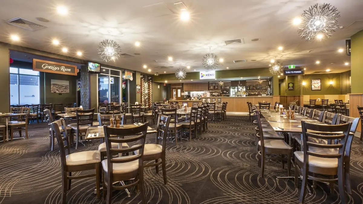 Nightcap at Dalrymple Hotel, Garbutt, Australia
