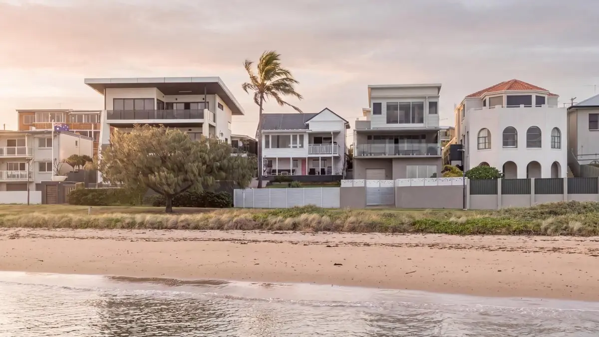 The Pink Door, Absolute Beachfront House, Brisbane, Australia