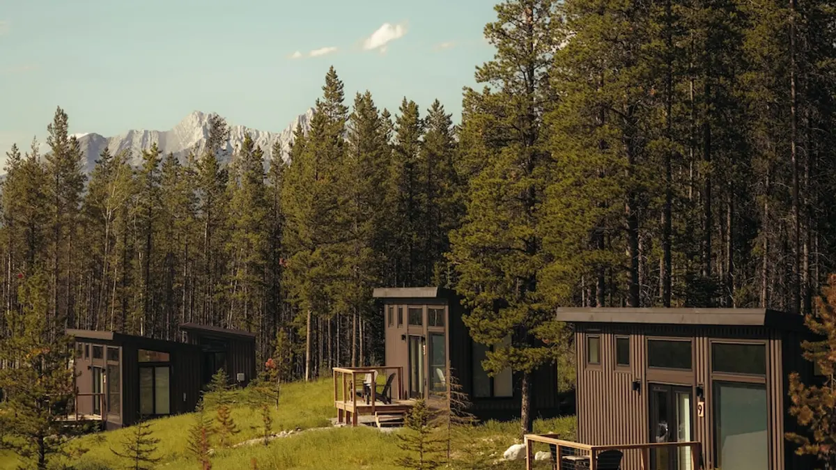 Skyridge Glamping, Kananaskis Village, Canada