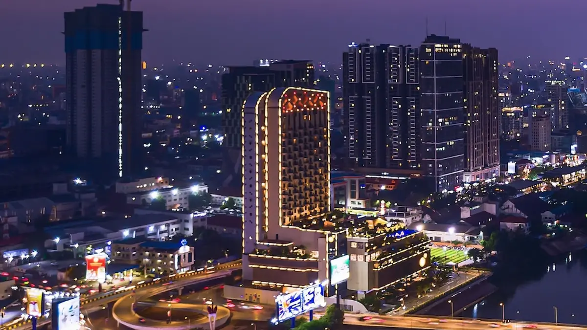 SUN & MOON, Riverside Hotel, Phnom Penh, Cambodia