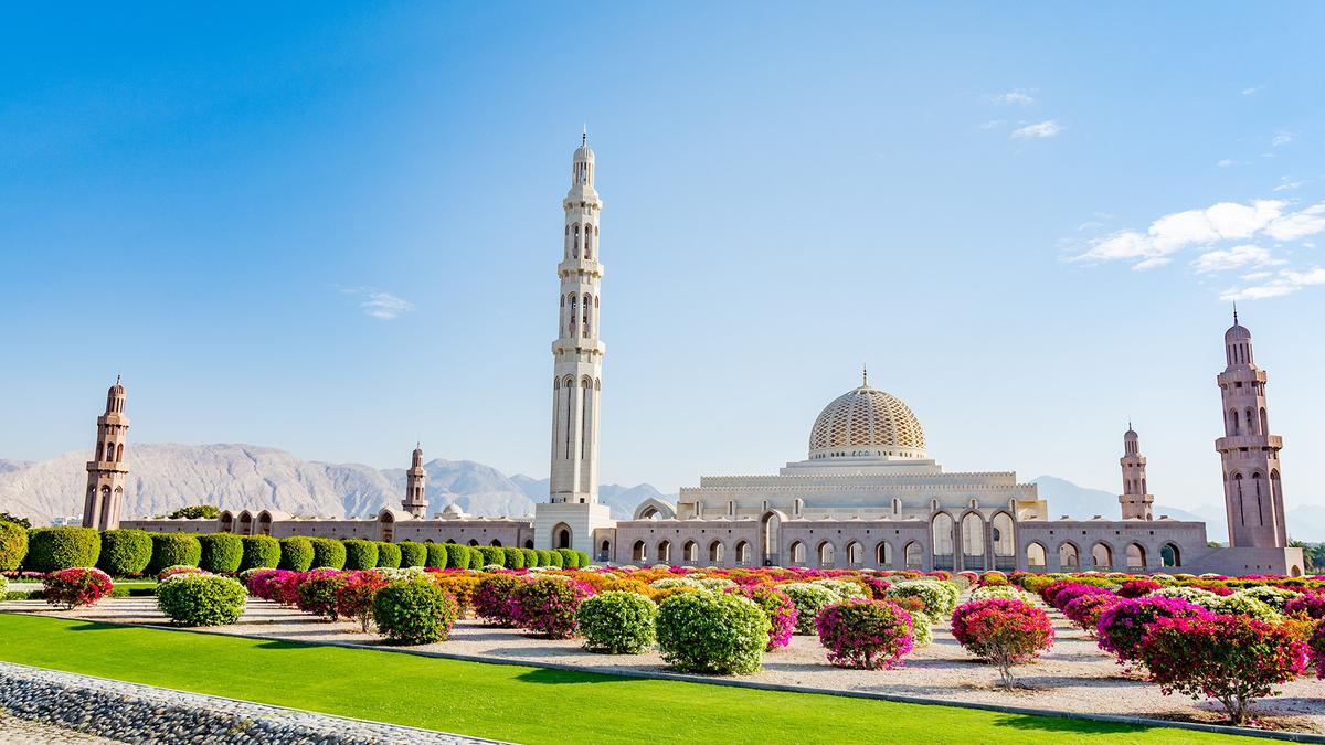 Premium: 7-tägige private Wüsten-Entdeckungsreise im Oman mit Alila Jabal Akhdar, Muscat & Wahiba Sands von 