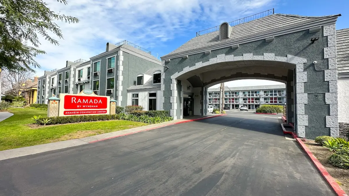 Ramada by Wyndham Anaheim Convention Center, Anaheim, United States