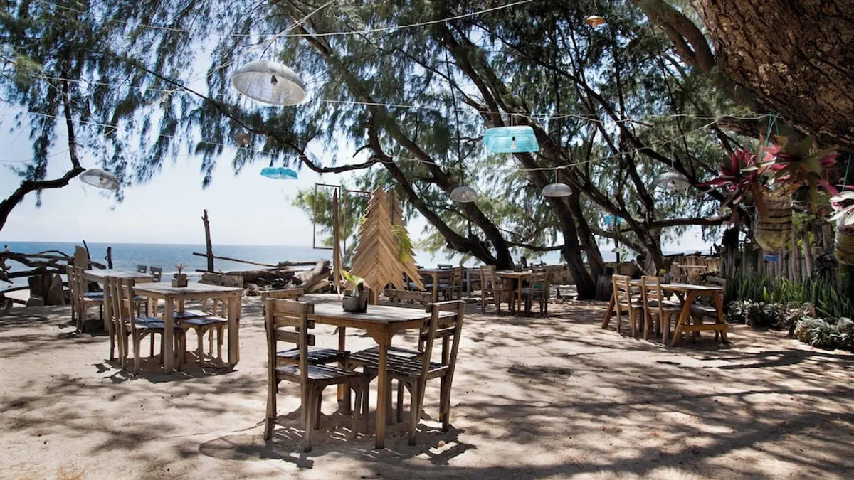 Cemara Beachfront Suite, Mondu, Indonesia