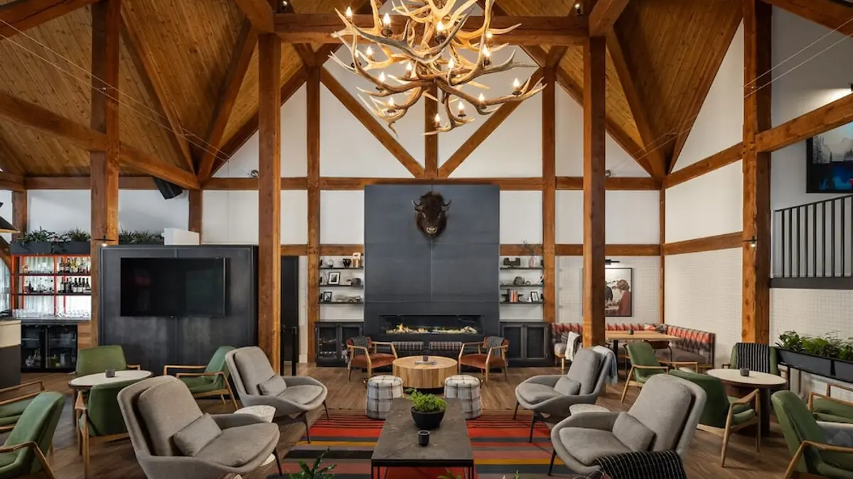 Buffalo Mountain Lodge, Banff, Canada