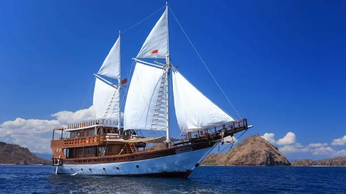 Helena Liveaboard, Labuan Bajo, Indonesia
