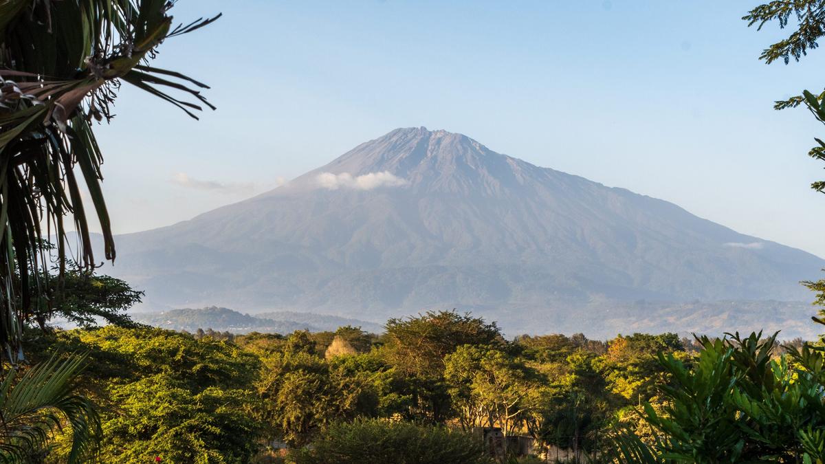 Ultra Lux 8-Day Kenya & Tanzania Private Safari 2027 with Ngorongoro Crater, Serengeti & Maasai Mara by 