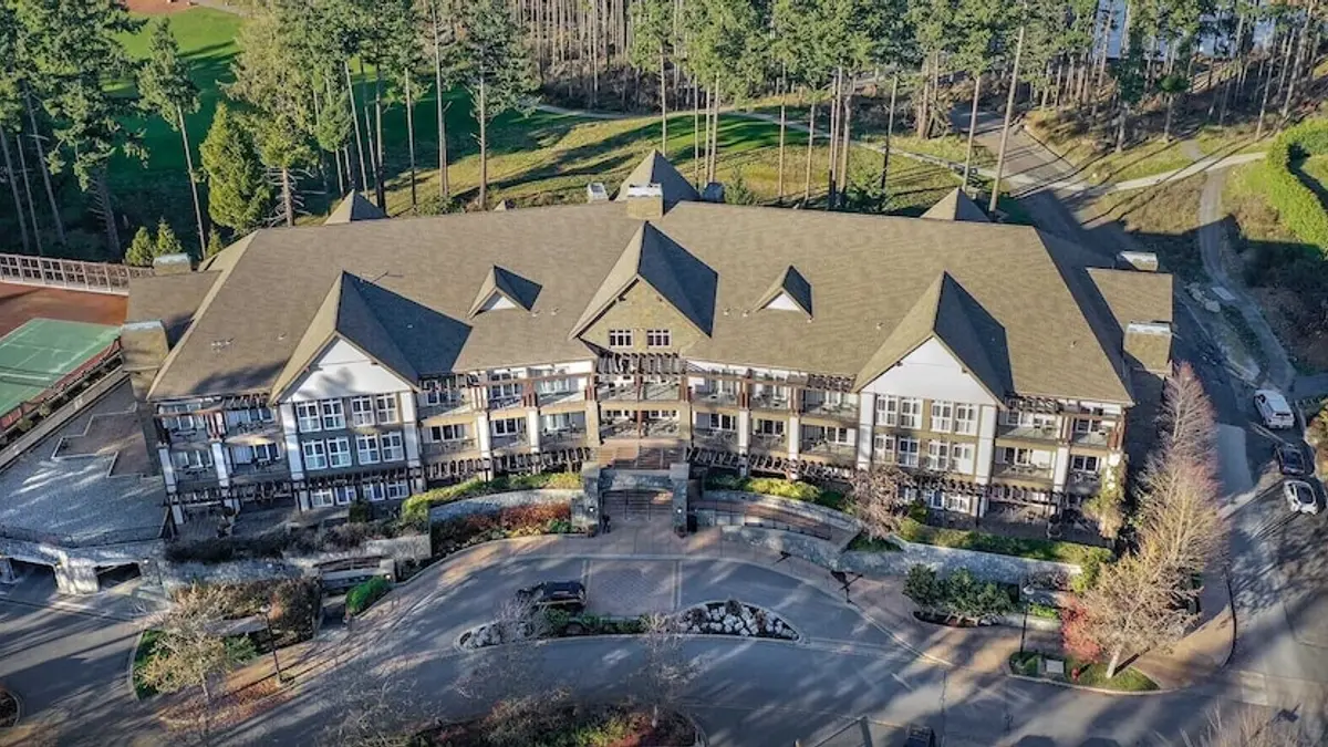 Fairways Hotel on the Mountain, Victoria, Canada