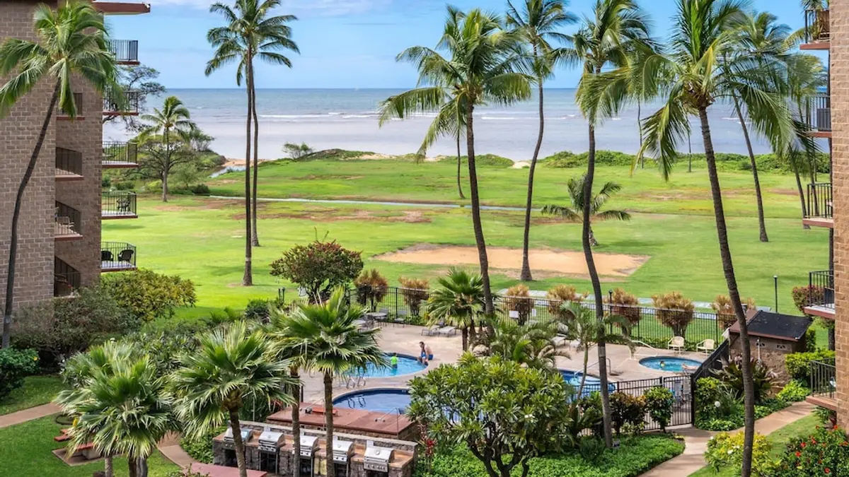Deluxe Oceanside Resort Vistas, Kihei, United States