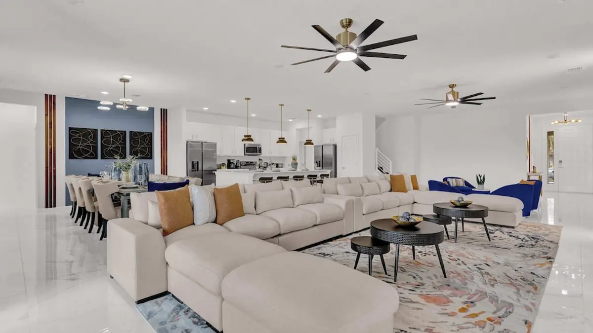 Upstay Epic 15br Mansion for Big Groups Near Parks, Kissimmee, United States
