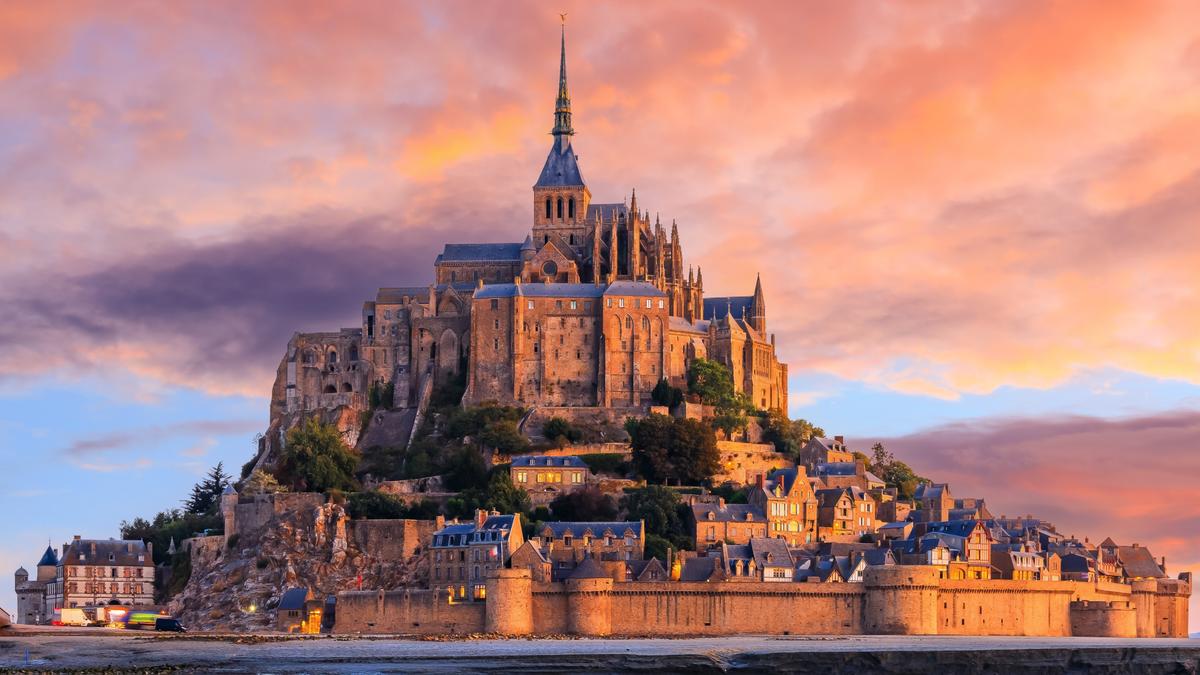 Deluxe 10-Day Northern France 2027 with Normandy, Brittany, Loire Valley & Mont Saint-Michel by 