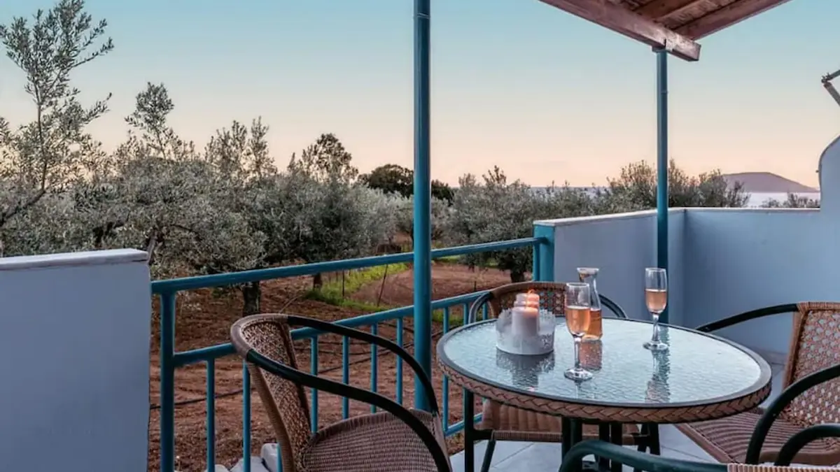 Sunny Summer Retreat - Perfect Location BBQ, Pylos-Nestoras, Greece