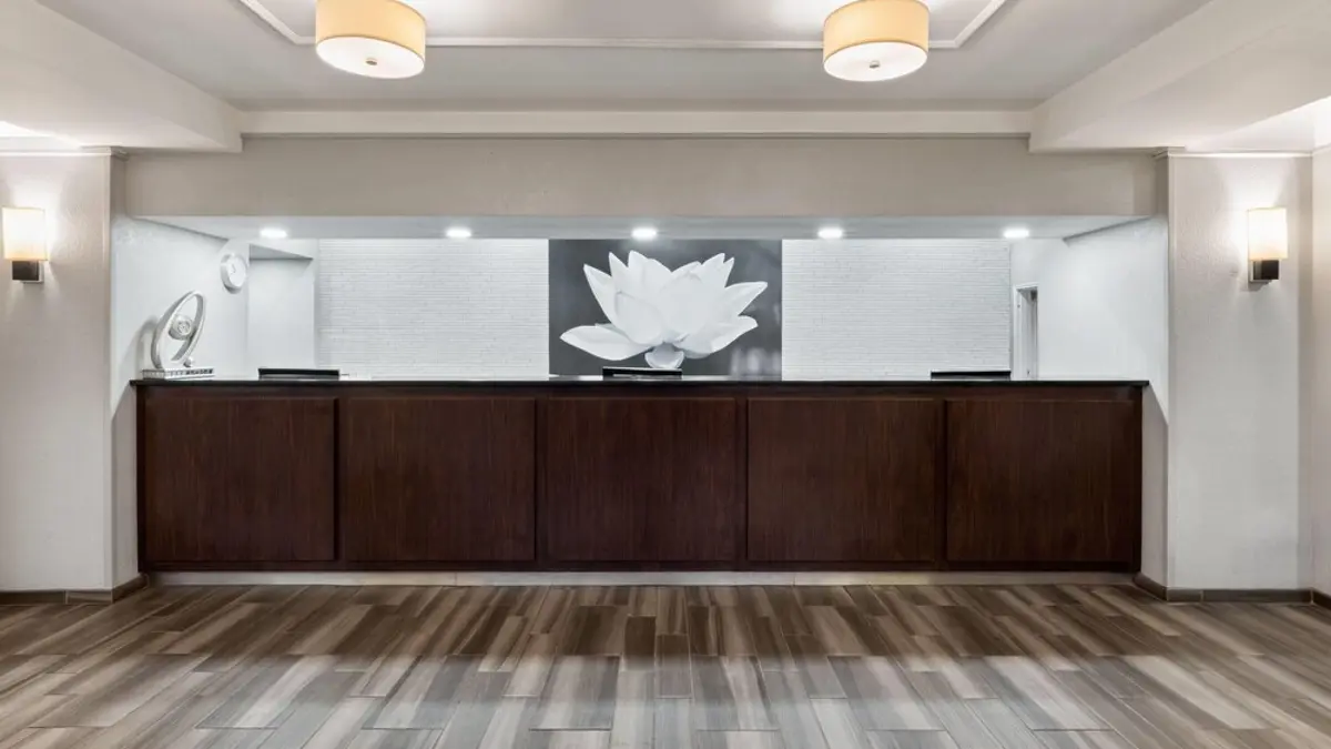 La Quinta Inn & Suites by Wyndham San Antonio Airport, San Antonio, United States