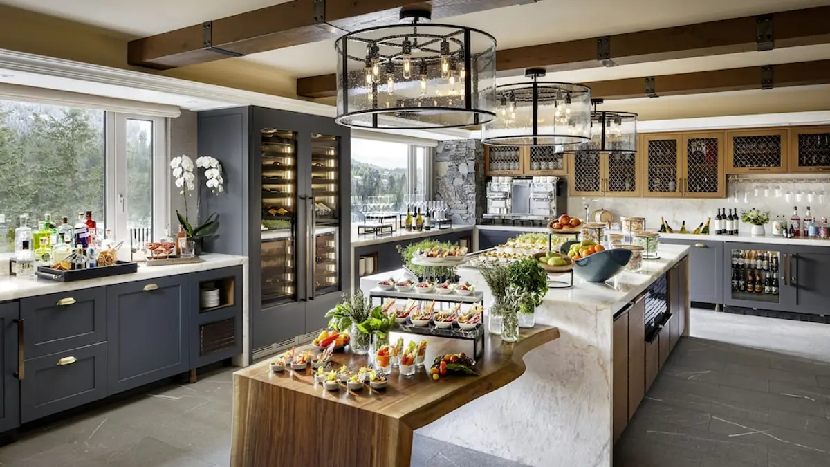 Fairmont Chateau Whistler Gold Experience, Whistler, Canada