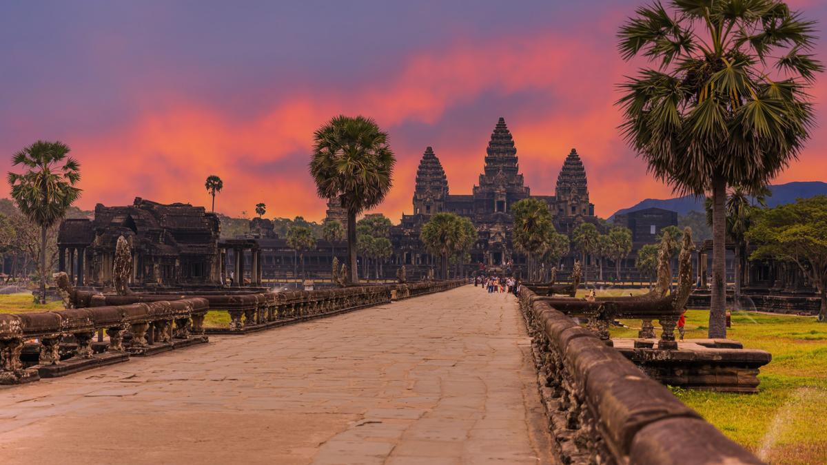 Deluxe 20-Day Vietnam, Cambodia, Laos & Thailand Discovery 2027 with Ha Long Bay, Siem Reap, Luang Prabang & Bangkok by 