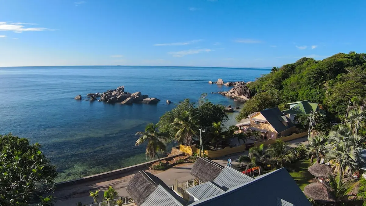 Sea Splash & La Petite Maison, Praslin Island, Seychelles