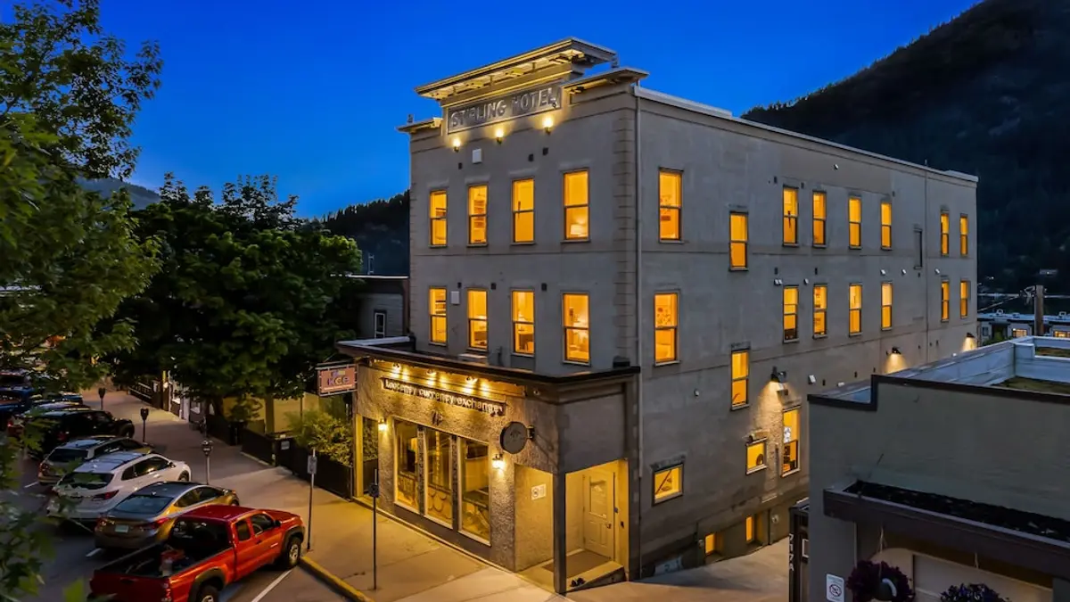 Stirling All Suites Hotel, Nelson, Canada