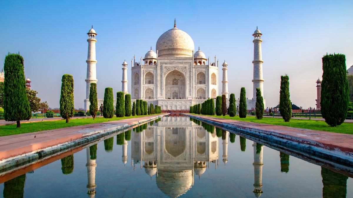 India Ultra Lux 10-Day Odyssey with All-Inclusive Maharajas' Express Rail Journey & Leela Palace Stay by 