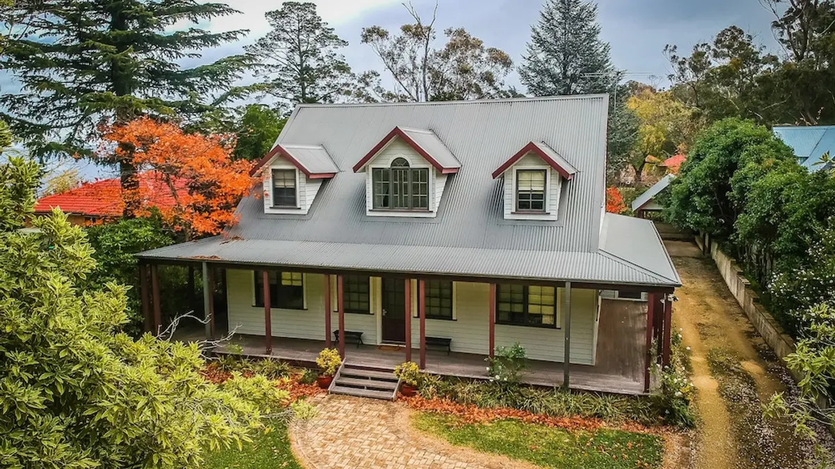 Whispering Pines Cottages, Wentworth Falls, Australia