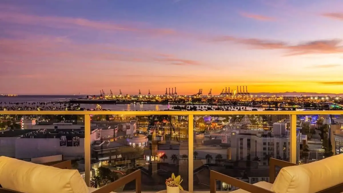 @ Marbella Lane - Aesthetic 2BR W/ocean Views, Long Beach, United States