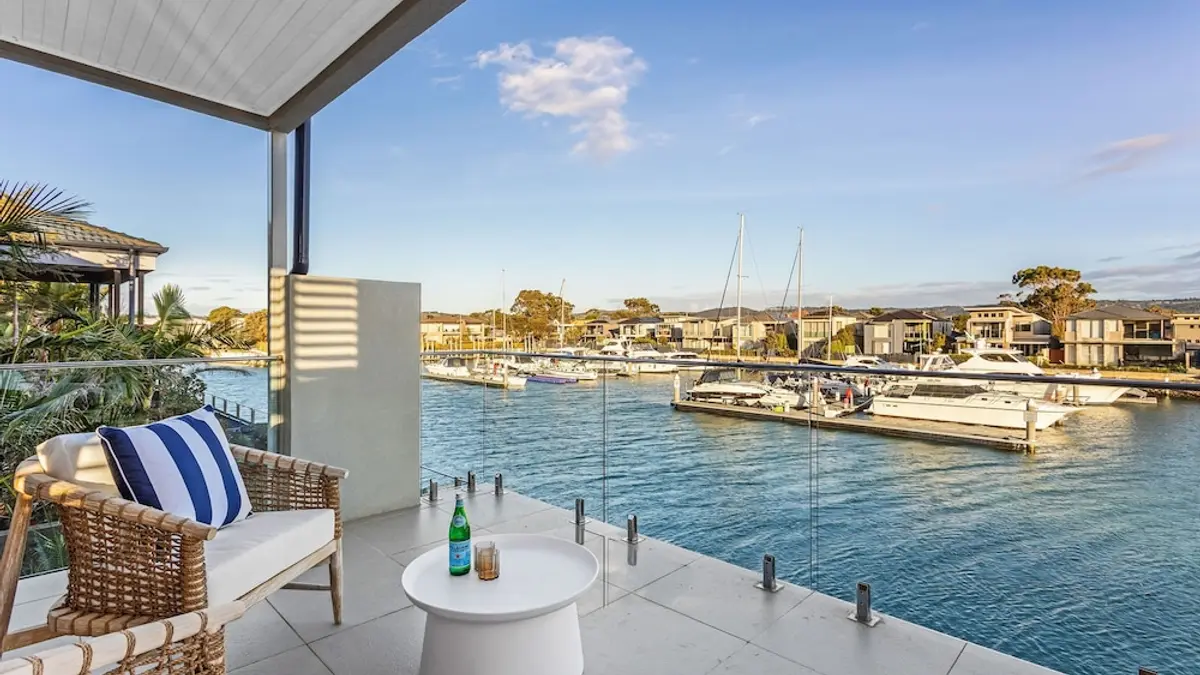 Waterfront Martha Cove Getaway 250m From Beach, Safety Beach, Australia