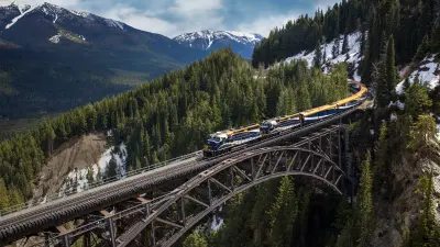 Canadian Rockies Highlights with Rocky Mountaineer Rail Journey & Fairmont Chateau Stay by Luxury Escapes Tours