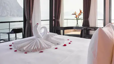 Scarlet Pearl Cruises, Ha Long, Vietnam