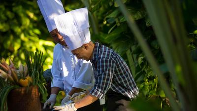 Bali: Balinese Cooking Class & Market Visit for Two with Return Hotel Transfers