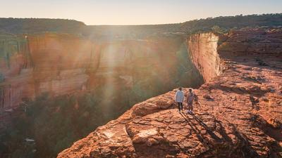 Uluru: Kings Canyon to Ayers Rock Resort Air-Conditioned Transfer with Driver Commentary