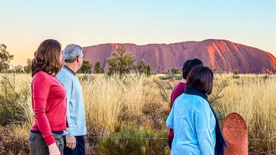 Uluru: Half-Day Morning Guided Base Walk with Light Breakfast & Drinks 