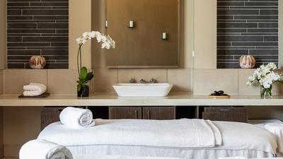 Luxurious 90-Minute or 120-Minute Spa Package at Lancemore Mansion Hotel with Glass of Sparkling & All-Day Pool Passes