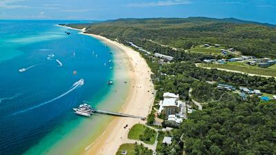 Brisbane: Full-Day Moreton Island Adventure Day Pass with Return Ferry Transfers, Kayak & Snorkel Equipment Hire