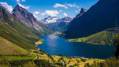 Norway Summer Fjords Discovery with Flam Railway Journey & Scenic Atlantic Road by Luxury Escapes Tours