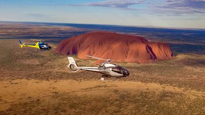 Uluru: 15-Minute Scenic Helicopter Flight with Roundtrip Hotel Transfers