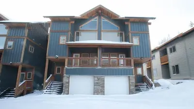 Snow Ridge by Apex Accommodations, Penticton, Canada