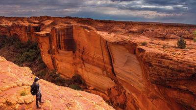  Alice Springs: Kings Canyon Resort to Alice Springs Air-Conditioned Transfer with Driver Commentary