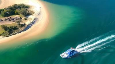 Gold Coast: Two-Hour Broadwater Discovery Lunch Cruise with Light Meal & Live Commentary