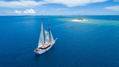 Fiji: Full-Day Cruise to Four Islands in Mamanuca Islands with Breakfast, Buffet Lunch & Drinks 