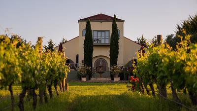 Yarra Valley: Wine Tasting & Gourmet Lunch for Two at Coldstream Winery