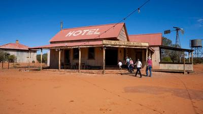 Half-Day Red Centre Journey Tour with Aboriginal Rock Carvings, Outback Station & Ghan Museum