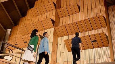 Sydney: One-Hour Guided Sydney Opera House Tour with Harbour-View Lunch