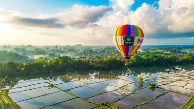 Ubud Hot Air Balloon Ride with Private Roundtrip Transfers & Professional Photos
