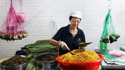 Singapore: Discover the Taste of Singapore on a Six-Hour Private Food Tour with Tastings, Hotel Pick-Up & Local Guide
