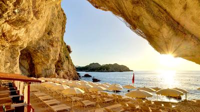 Ultimate Europe by Private Charter Flight: Luxury Escapes Exclusive 25-Day Tour with 9 Bucket-List Countries by 