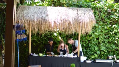 Bali: Private Interactive Indonesian Cooking Class for Two at The Elysian Boutique Villa Hotel