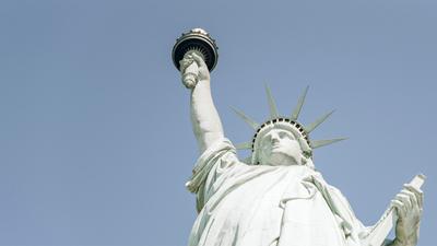 New York: Half-Day Liberty Island Guided Walking Tour with Entry to The Statue of Liberty & Ellis Island 